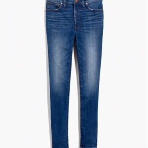 Petite Mid-Rise Skinny Jeans